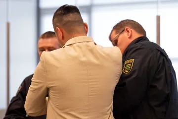 Soud rozplétá vraždu v Chemnitzu. Ta vedla k demonstracím proti migraci i proti rasismu