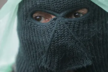 Ukrajinští domobranci? Jsou vojensky organizovaní a pletou si radnici s operou