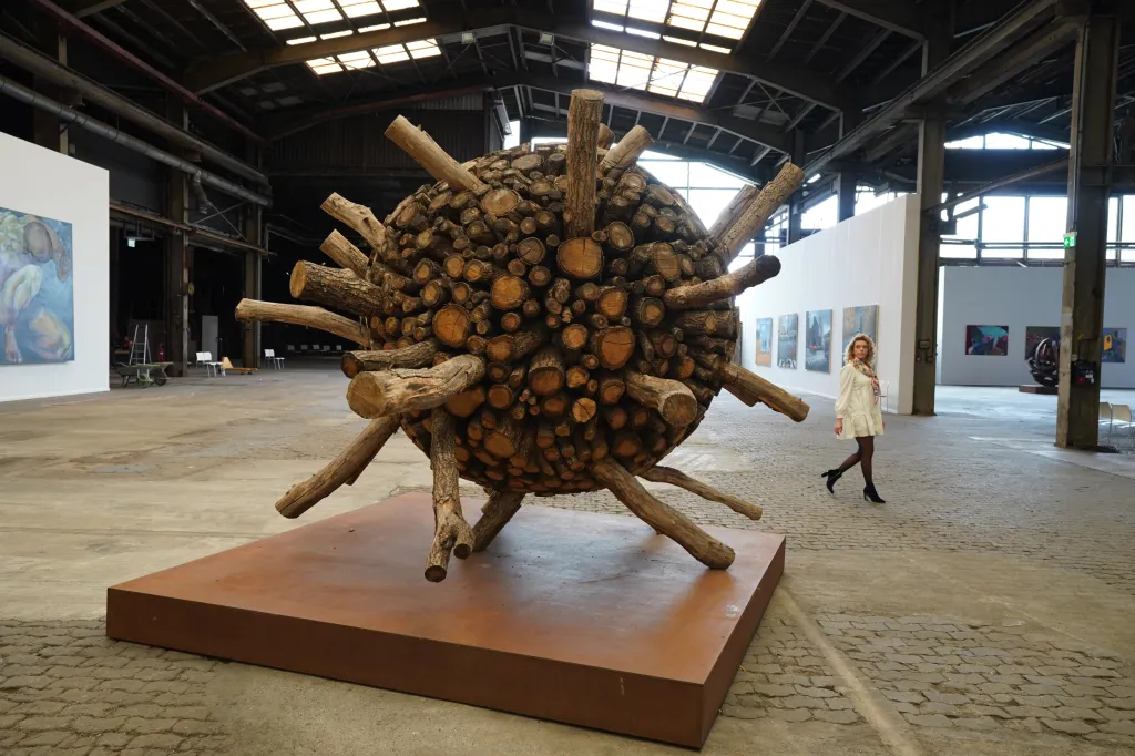 Největší výstava současného umění v Evropě NordArt představuje práce dvou set umělců z padesáti zemí světa