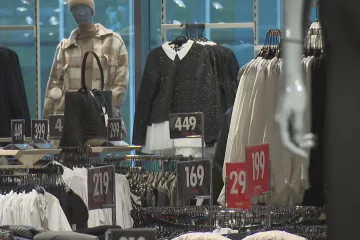 Pokles tržeb maloobchodníků v září zrychlil na čtyři procenta