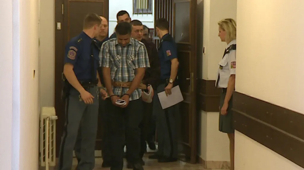 Proces se členy převaděčského gangu