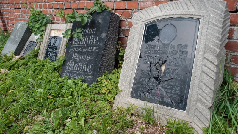 Hřbitov v Heřmánkovicích – stav v srpnu 2018