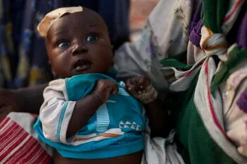 WHO je zděšena zprávami o zabití téměř pěti set lidí v porodnici ve Fáširu