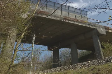 Nadjezd na Kolínsku půjde k zemi. Řidičům se prodlouží cesty