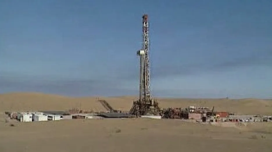 Těžba ropy v poušti