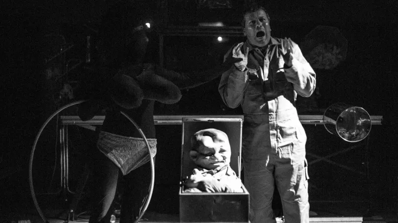 Solaris/ Anything Goes