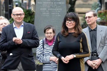 Na Hrad míří žaloba kvůli Peroutkovi, Ovčáček pokračuje v kritice