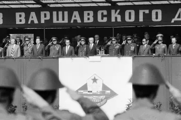 Varšavská smlouva pomáhala Moskvě ovládat její sféru vlivu. Před třiceti lety ji politici rozpustili