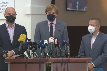 Testy ve školách odhalily 438 pozitivních případů. Pokračovat budou možná na podzim, prohlásil Vojtěch