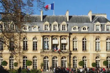 Koho vyšlou do souboje o Elysejský palác? Republikáni míří k závěrečnému kolu primárek