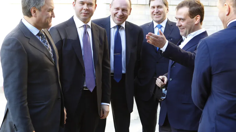 Anton Vajno (druhý zleva)