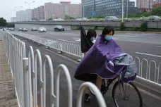 Čína uzavřela oblast s více než 400 tisíci lidmi kvůli koronaviru