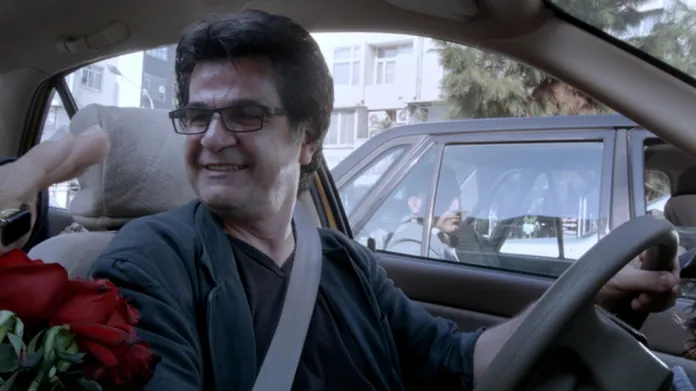 Džafar Panahí ve filmu Taxi Teherán