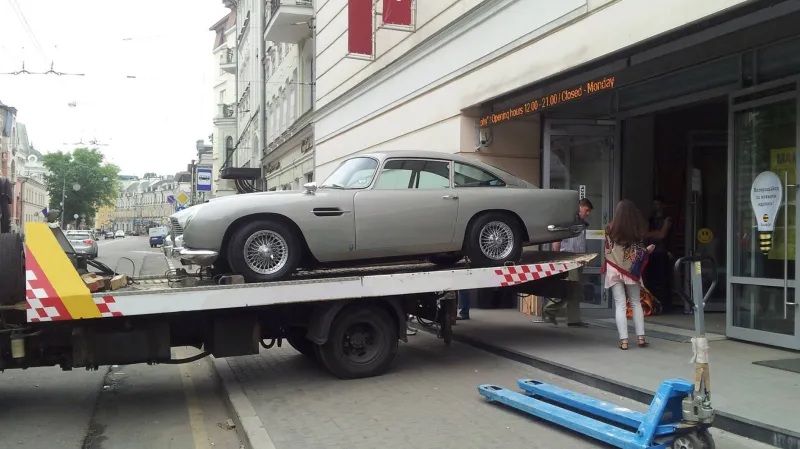 Aston Martin DB5 Jamese Bonda