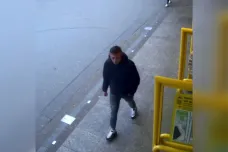 Policie pátrá po útočníkovi, který podle ní na Florenci poranil jinému muži oko