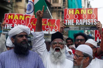 Znásilnění a upálení zaživa. Indií hýbou případy brutálního násilí na ženách, místo soudů zasáhla policie