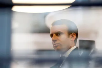 Na Macronův štáb zaútočili hackeři. Nebude to bez odpovědi, varuje Hollande