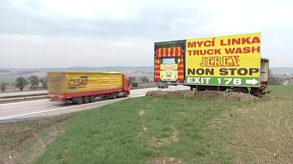 Billboard u dálnice