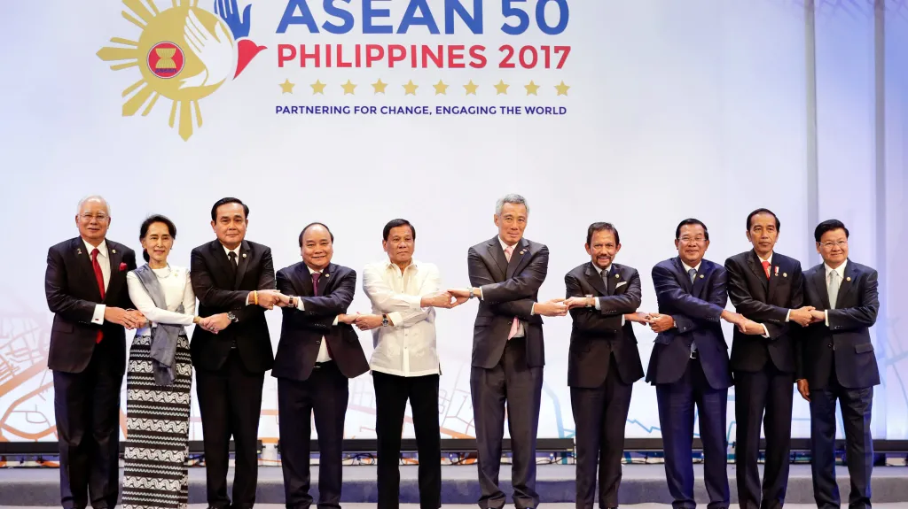 Lídři zemí ASEAN na summitu v Manile