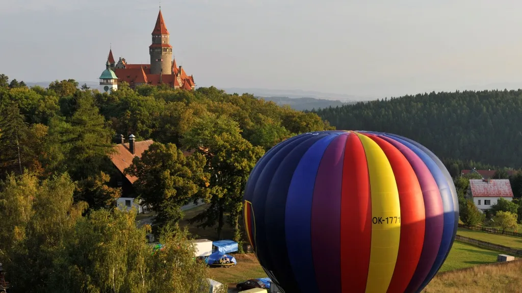 Balony nad Bouzovem