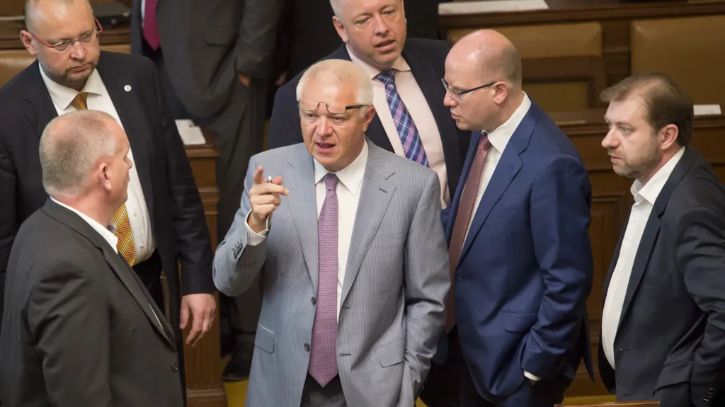 Sněmovna se rozešla po hodině jednání