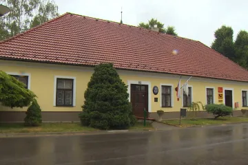 Z účtu obce na Chrudimsku zmizely statisíce korun. Podle starostky šlo o půjčku, zastupitelé ale o ničem nevědí