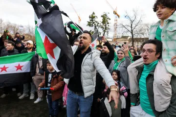 První syrští uprchlíci se vracejí domů, opouštějí Libanon či Turecko