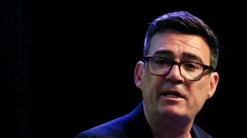 Nově zvolený poslanec za volební obvod Makerfield Andy Burnham z britské Labouristické strany