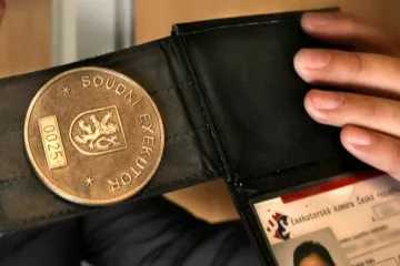 Komora chce napadnout schválenou změnu exekučního řádu u Ústavního soudu 