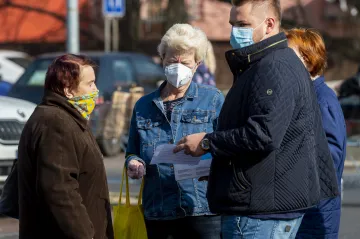 OTÁZKY A ODPOVĚDI: Omezení obchodů, služeb či škol. Co jak funguje v Česku v době koronaviru?