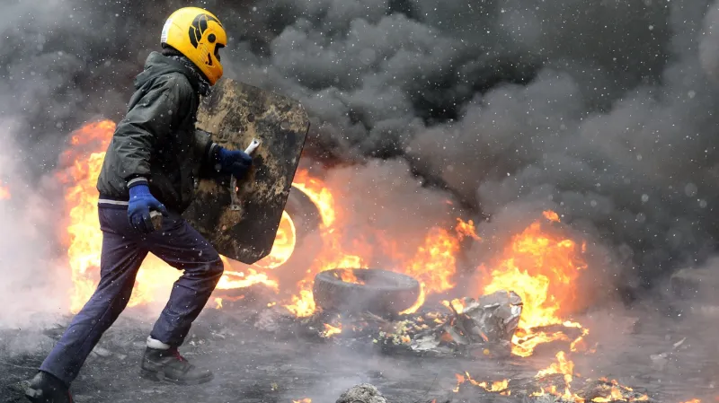 Radikální odpůrci vlády v ulicích Kyjeva