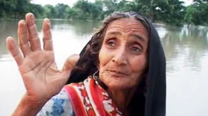 Pákistán se potýká s nejhoršími záplavami za 80 let