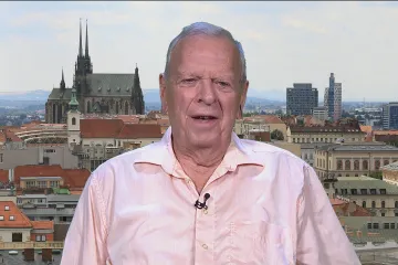 Politik by měl za své názory a činy ručit životem, říká Milan Uhde. V politice mu chybí kontinuita