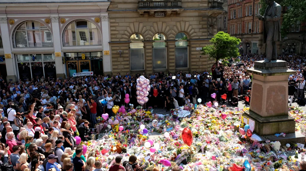 Minuta ticha za oběti teroru v Manchesteru