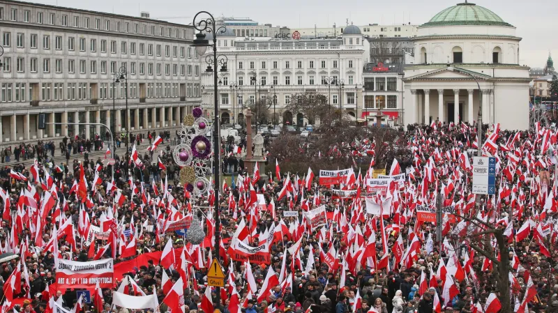 Demonstrace v centru Varšavy