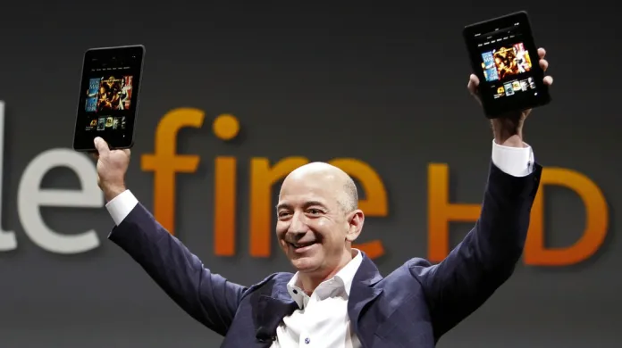 Zakladatel a výkonný ředitel (CEO) Amazonu Jeff Bezos představuje nový Kindle Fire HD