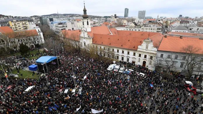 Demonstrace na náměstí SNP v Bratislavě