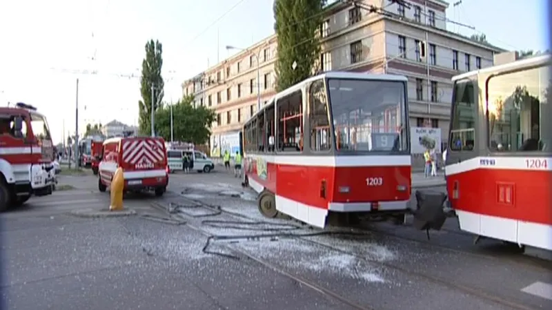 Nehoda tramvaje a trolejbusu