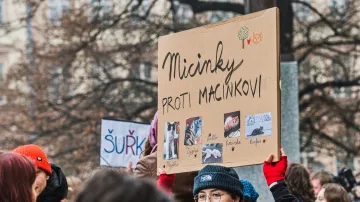 Protest studentů proti jmenování kandidáta Motoristů ministrem životního prostředí v Brně