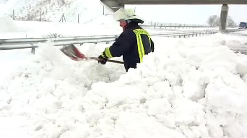 Dálnice v Německu zapadly sněhem