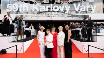 Události v kultuře: Vary promítly film Karavan