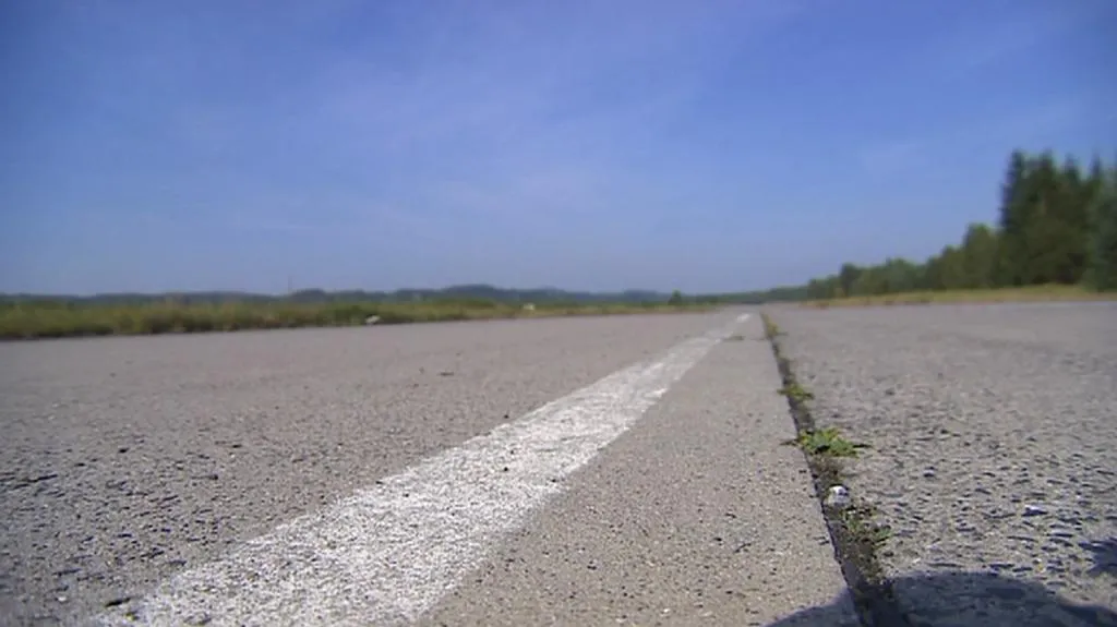 Letiště Hradčany v Ralsku