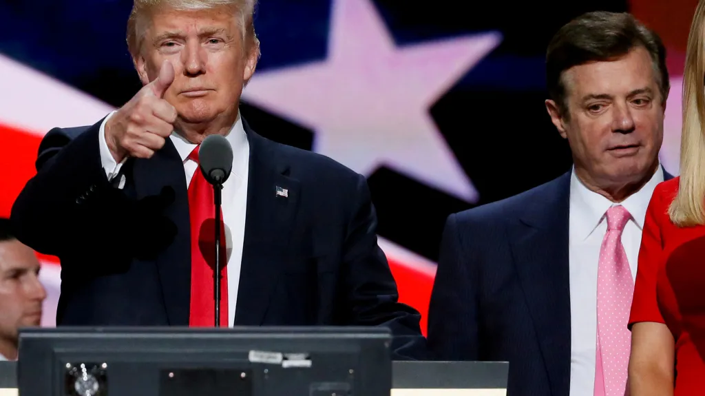 Donald Trump s Paulem Manafortem v červenci 2016