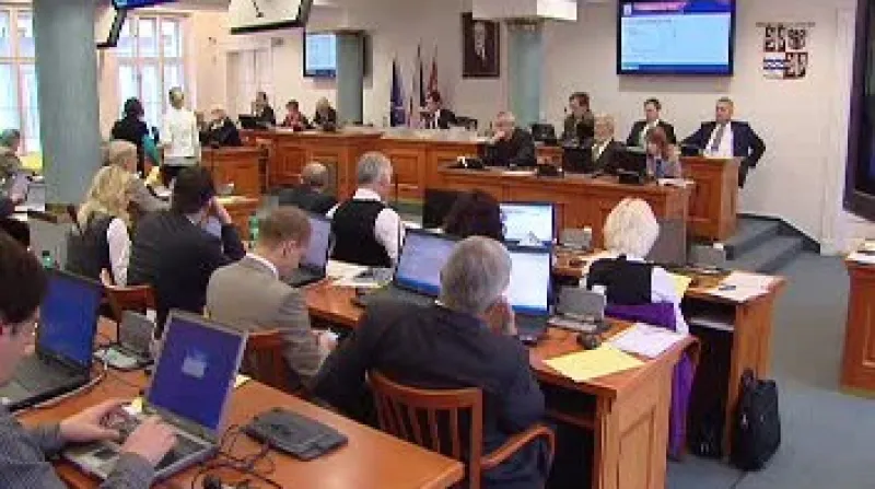 Středočeský zastupitel za ČSSD Karel Mencl byl podle opoziční ODS protizákonně jmenován ředitelem Integrované střední školy v Rakovníku.