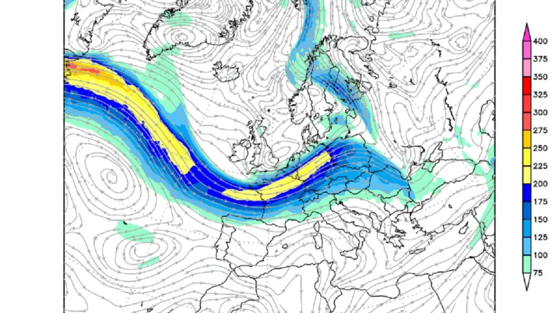 Proudění jet streamu v polovině minulého týdne (vlevo) a předpověď jeho proudění na víkend (vpravo)
