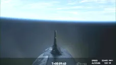 Vesmírná loď Starship společnosti SpaceX v kosmu