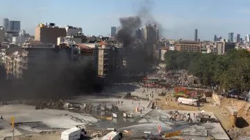 Střety policie a demonstrantů na Taksimském náměstí