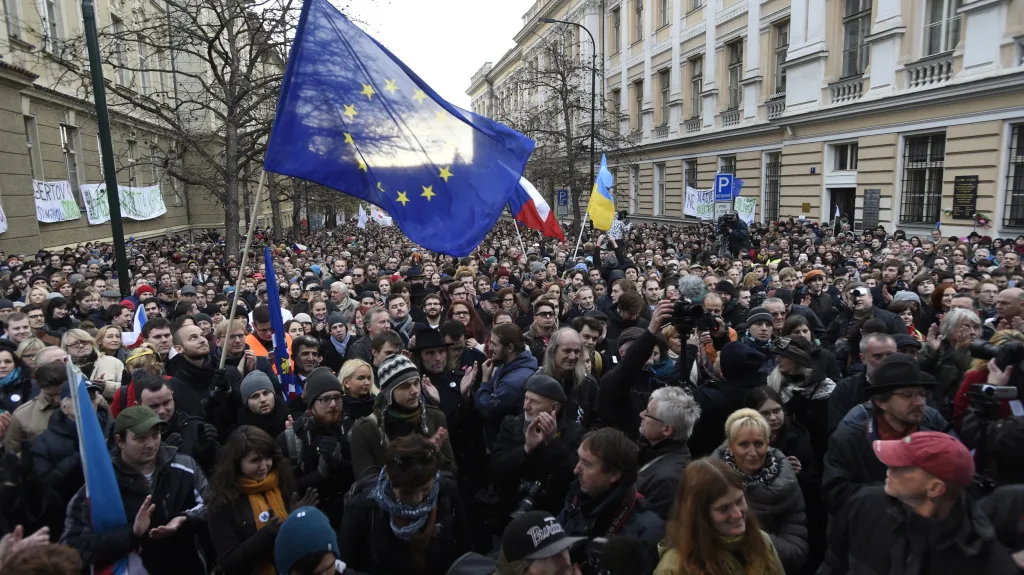 "Skutečné" uctění památky 17. listopadu na Albertově