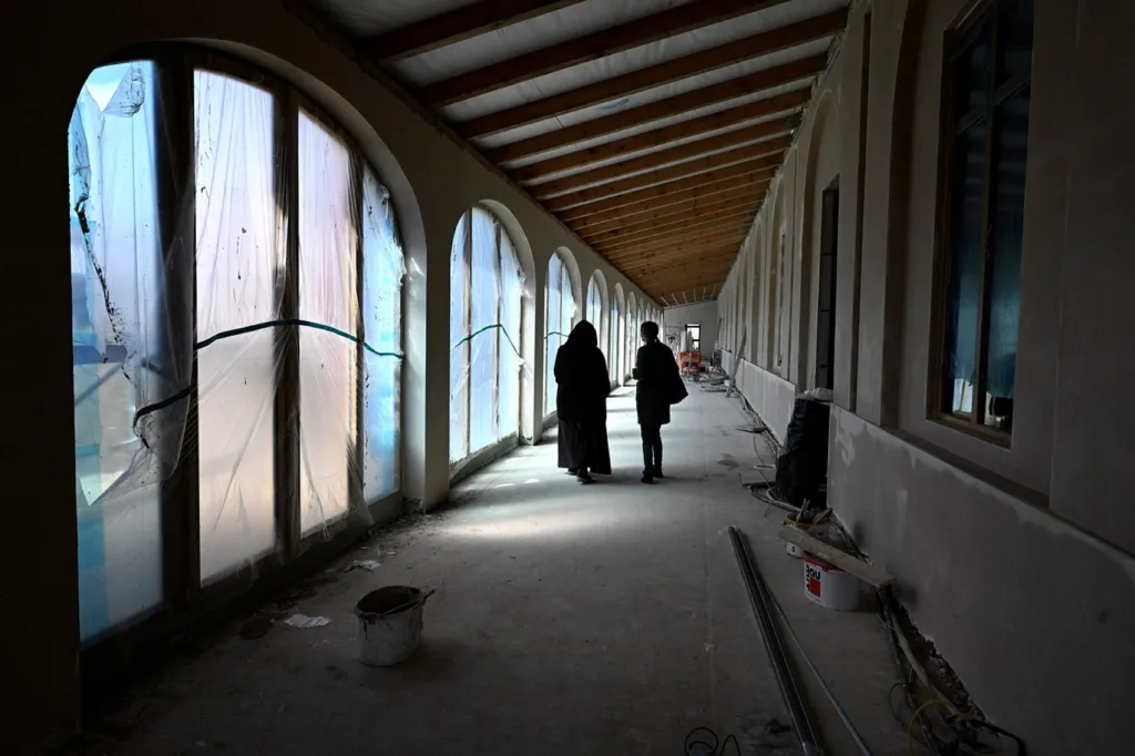 Chodba v přistaveném křídle