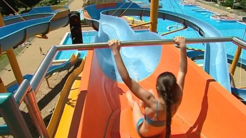 Koupaliště zahajují sezonu